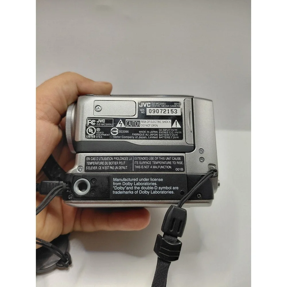 JVC Everio GZ-MC200 Flash Media Camcorder - Picture 4 of 6